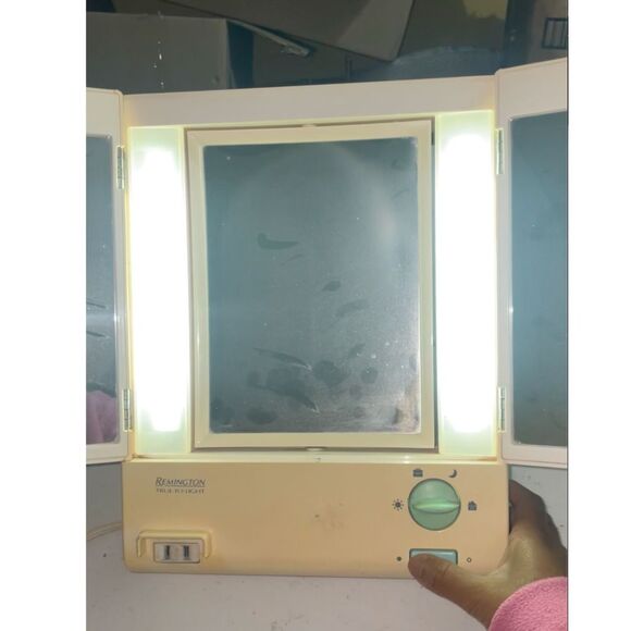 Vintage Remington True-To-Light LM-8 Lighted Makeup Mirror 3-Way Tri-Fold Works - Picture 5 of 9